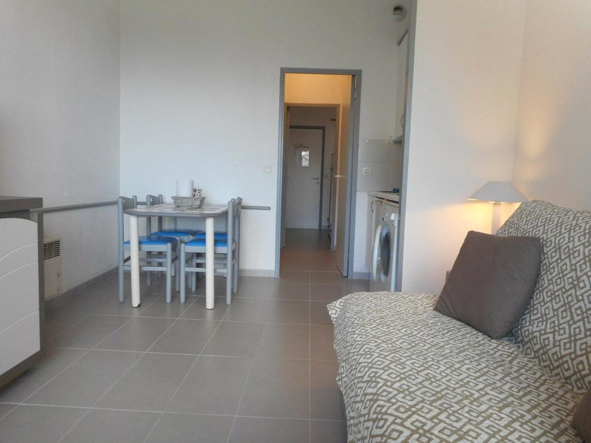 Studio Renove En Bord De Mer Avec Terrasse, Parking Et Wifi A Villeneuve-Loubet - Fr-1-252A-29 Bagian luar foto